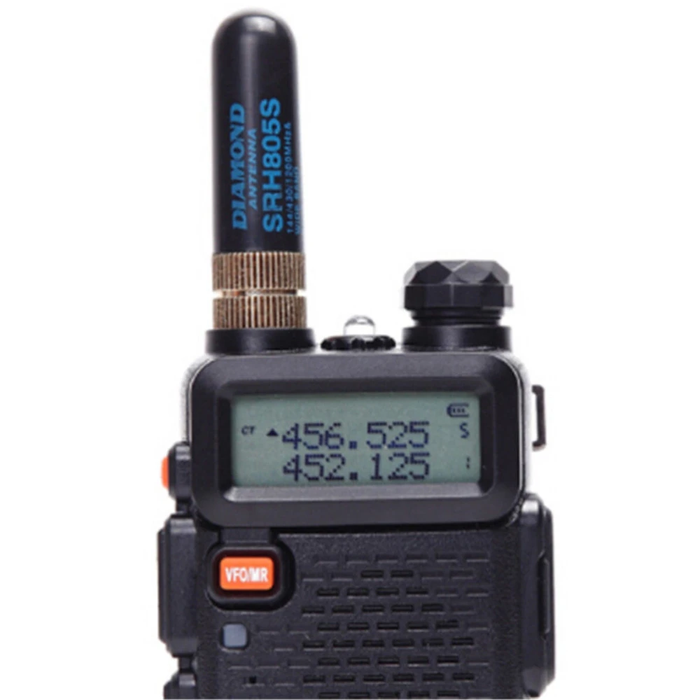 Antena corta Baofeng UV5R SRH-805S mostrando su tamaño compacto