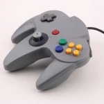 Pad kompatybilny Nintendo 64 z oryginalnym złączem i czarnym kablem