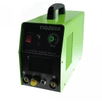 Vista lateral de la Maquina Soldadura DC TIG Inverter TIG-200 con MMA mostrando controles digitales