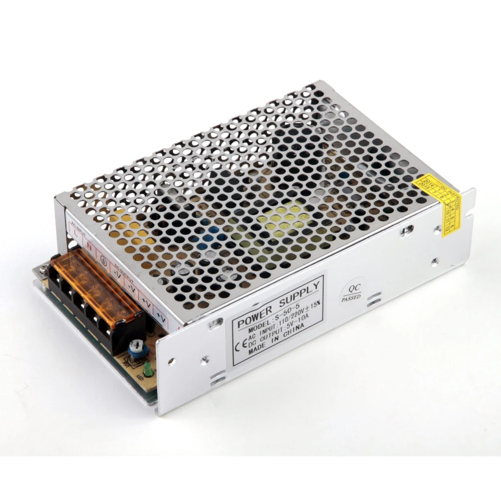 Fuente de alimentación 50W con regulación de voltaje ajustable