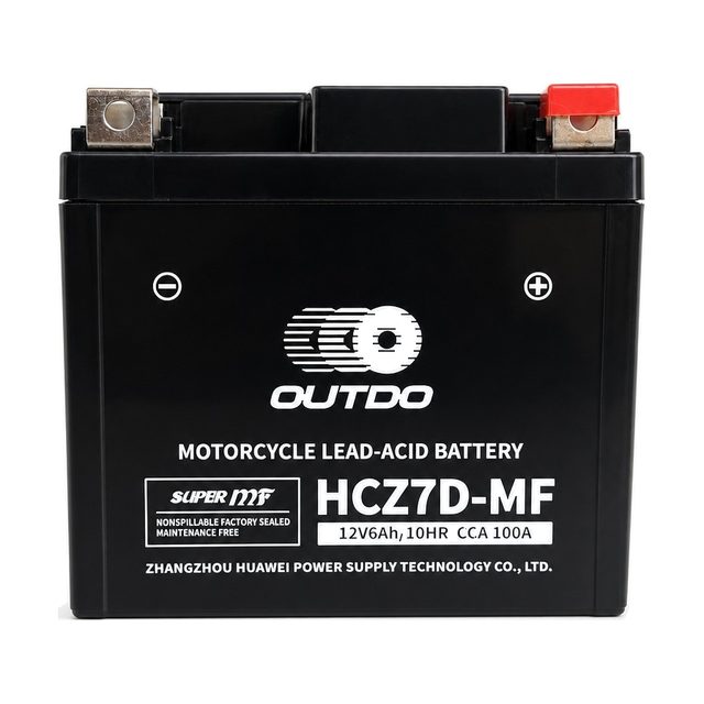 OUTDO HCZ7D-MF, akumulator motocyklowy YTZ7S z widocznymi z przodu biegunami