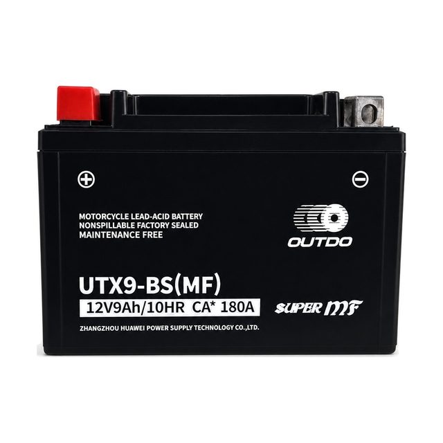 OUTDO UTX9-BS, akumulator motocyklowy YTX9-BS z widocznymi z przodu biegunami
