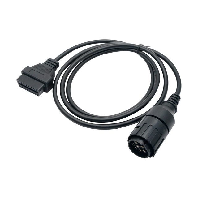Zwinięty czarny przewód-adapter do motocykla BMW, z okrągłym złączem 10-pinowym na jednym końcu i 16-pinowym gniazdem OBD2 na drugim